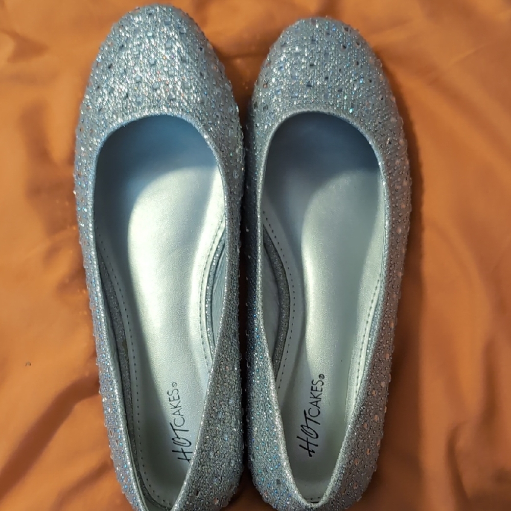 Hot Cakes Silver Glitter Flats #742280/Jazz Size 10W EUC